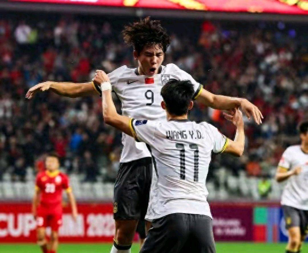 澳大利亚队在精彩比赛中击败对手取得优势 澳大利亚队在精彩比赛中击败对手取得优势