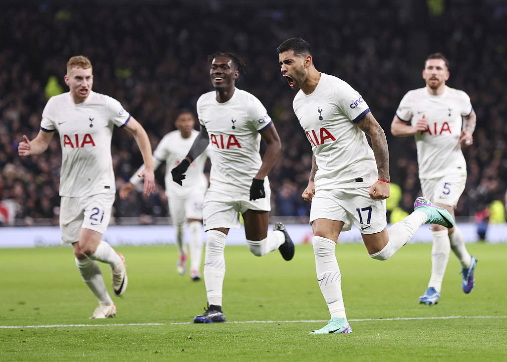 包含富勒姆遭遇横扫，重返英超难题重重的词条