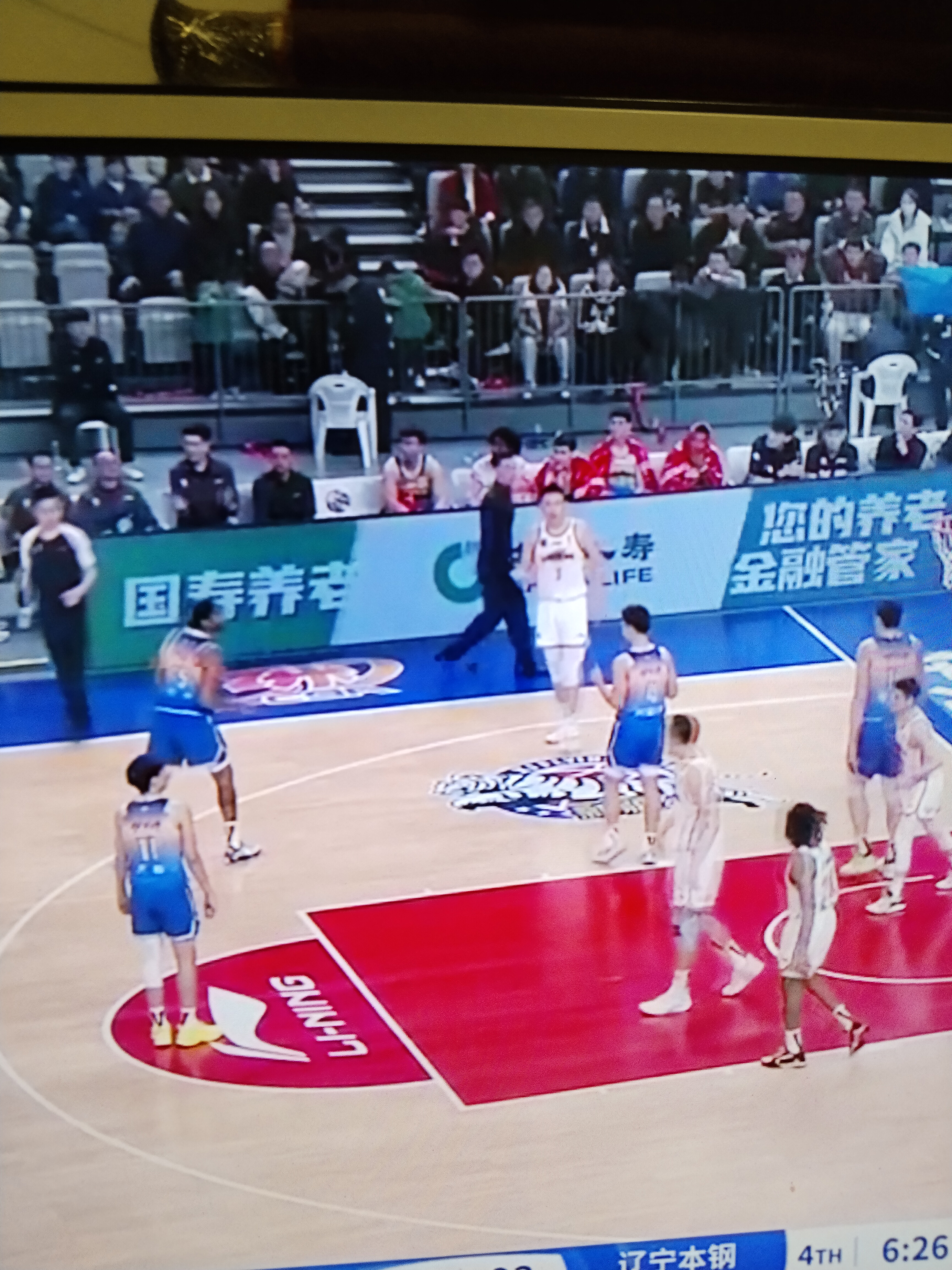 挑战老将！篮球赛场新旧力量争夺