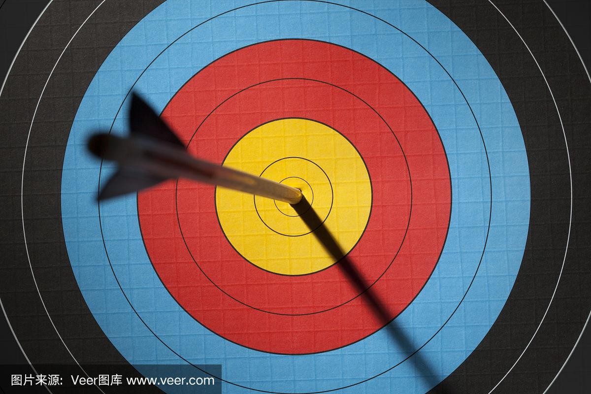 射击选手射中靶心,一箭定江山的简单介绍 射击选手射中靶心,一箭定江山的简单介绍