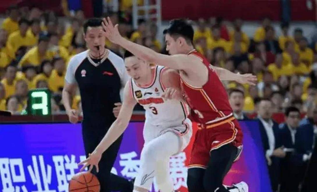 关于球队患伤病潮，需要备选球员站出的信息