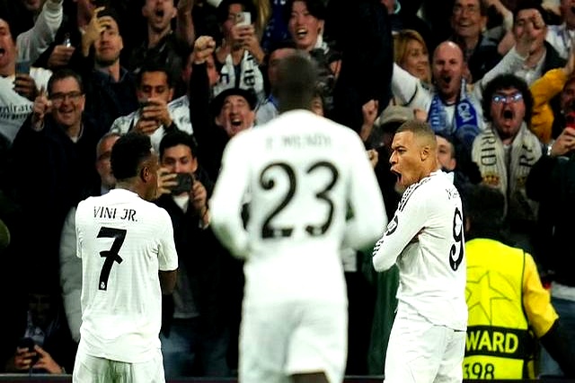 曼城客场战平皇马,欧冠小组赛收官 曼城客场战平皇马,欧冠小组赛收官