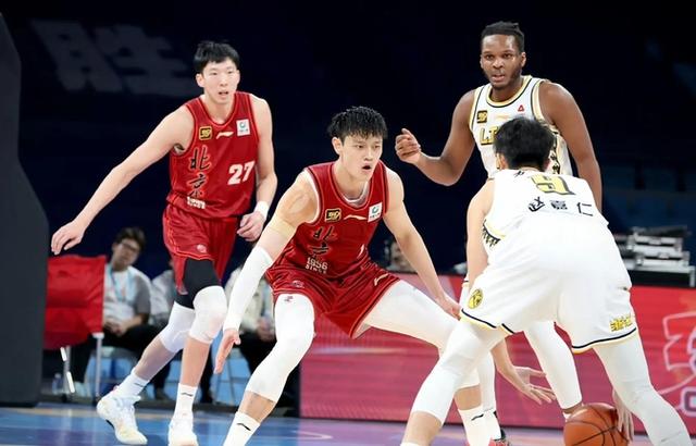 北京队防守手段到位，客场险胜山西队勇夺胜利的简单介绍