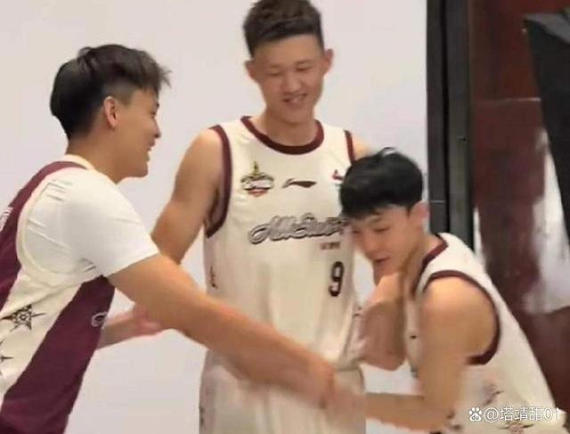 半决赛激战连连角逐激发球队斗志