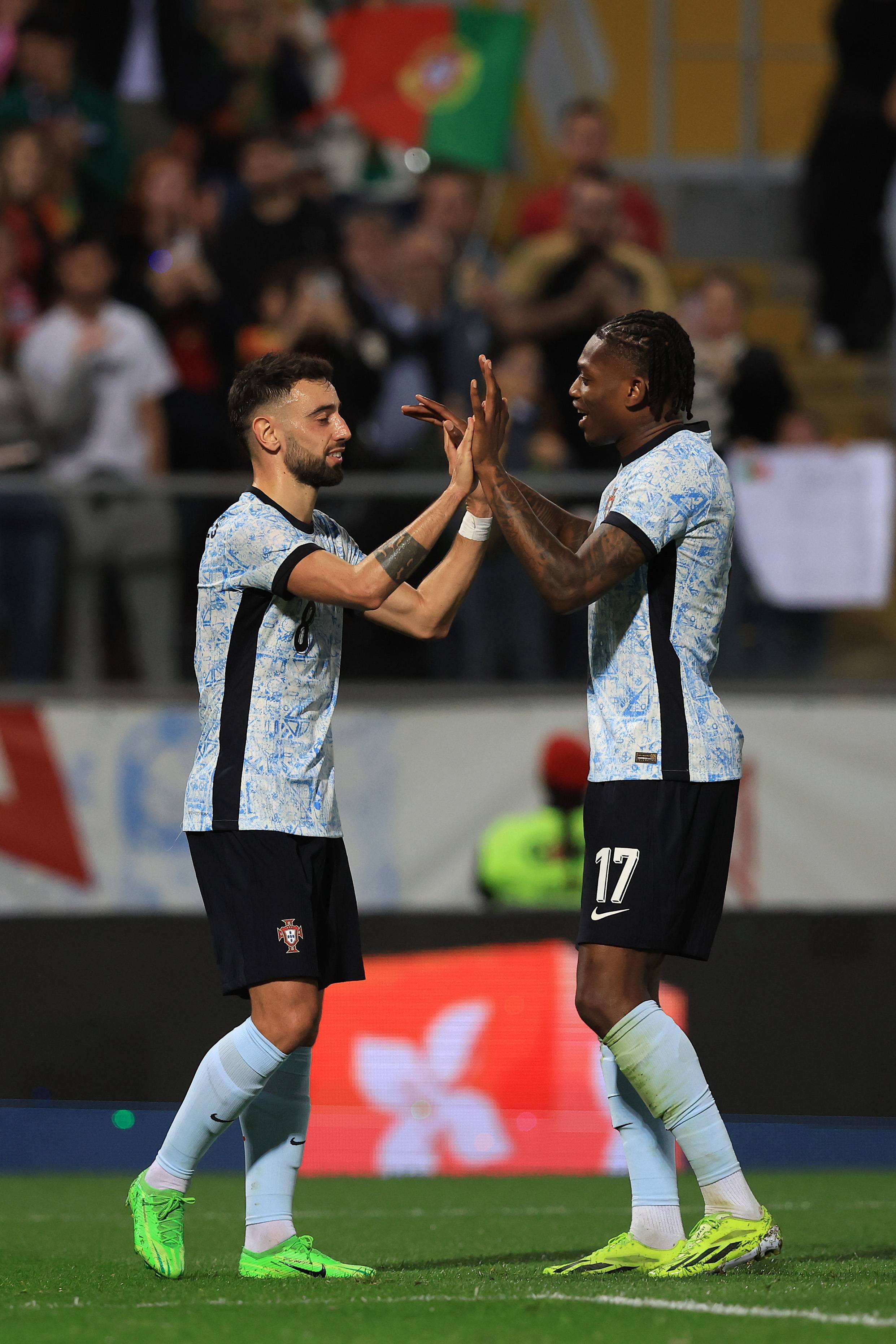 欧预赛：瑞典队客场战平希腊队