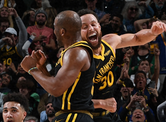 惊险战斗!球队最终战胜劲敌晋级 惊险战斗!球队最终战胜劲敌晋级