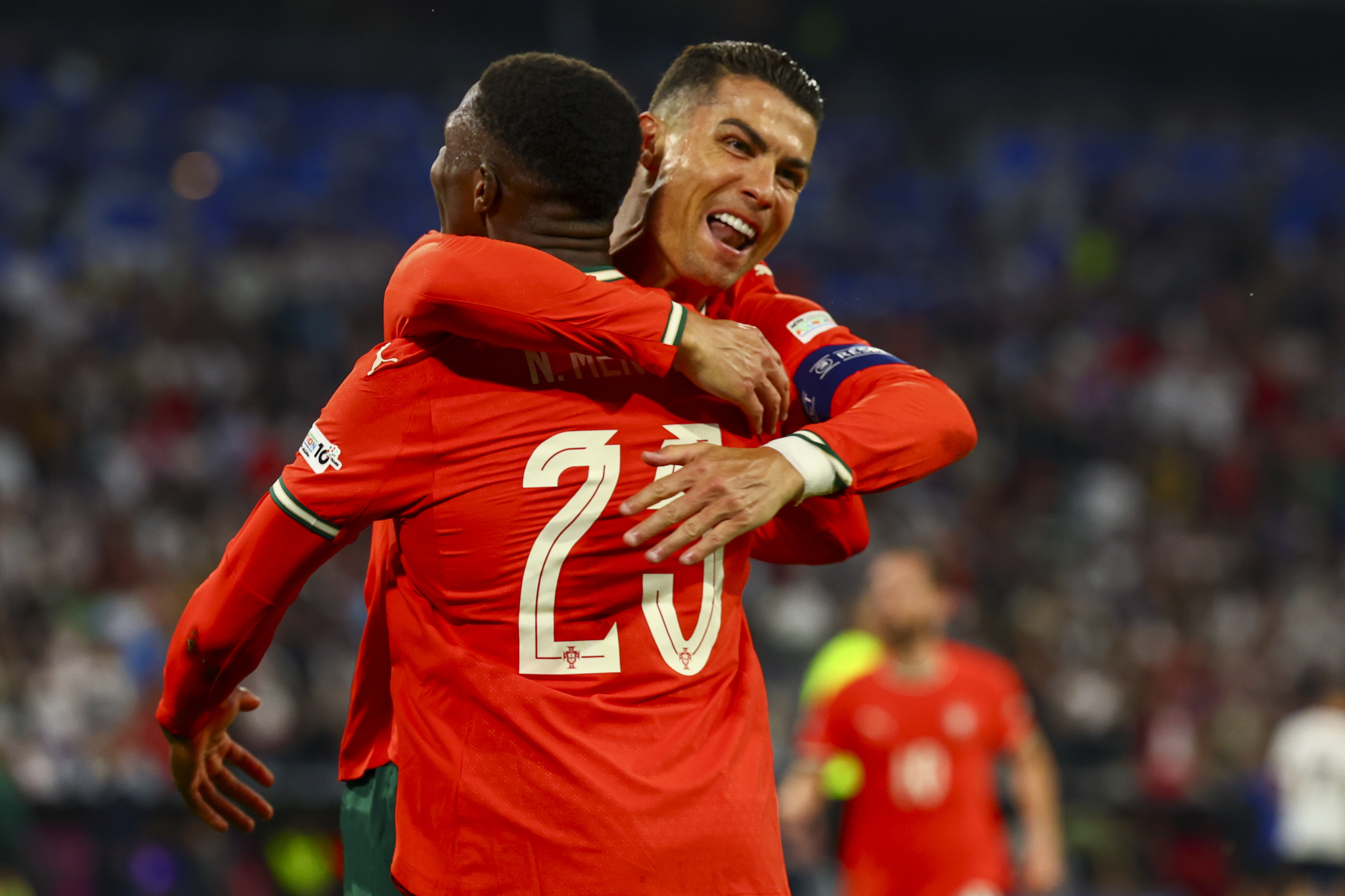 超级对决引爆,欧国杯赛事中精彩纷呈的简单介绍 超级对决引爆,欧国杯赛事中精彩纷呈的简单介绍