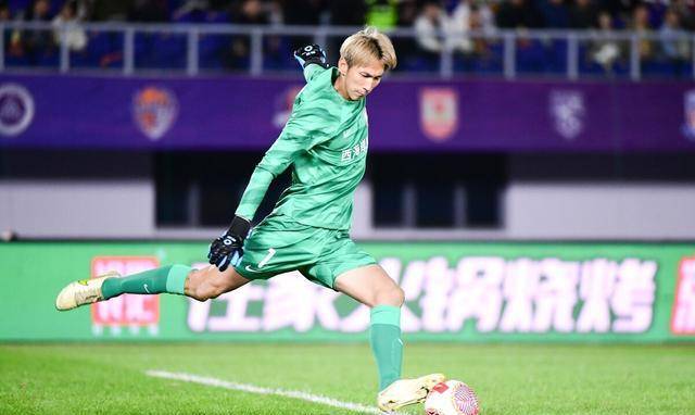 最佳门将表现稳定,多次扑救关键球 最佳门将表现稳定,多次扑救关键球