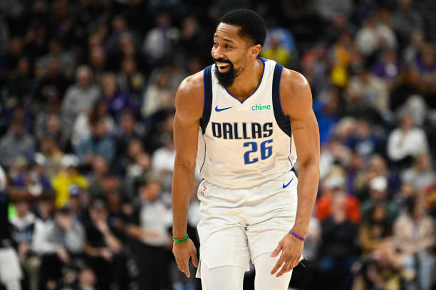 包含独行侠老将状态回暖，球队迎来良好表现的词条