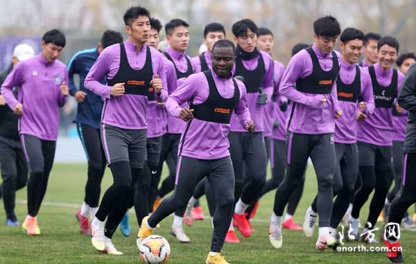 河南建业客场战胜天津泰达,取得关键胜利 河南建业客场战胜天津泰达,取得关键胜利