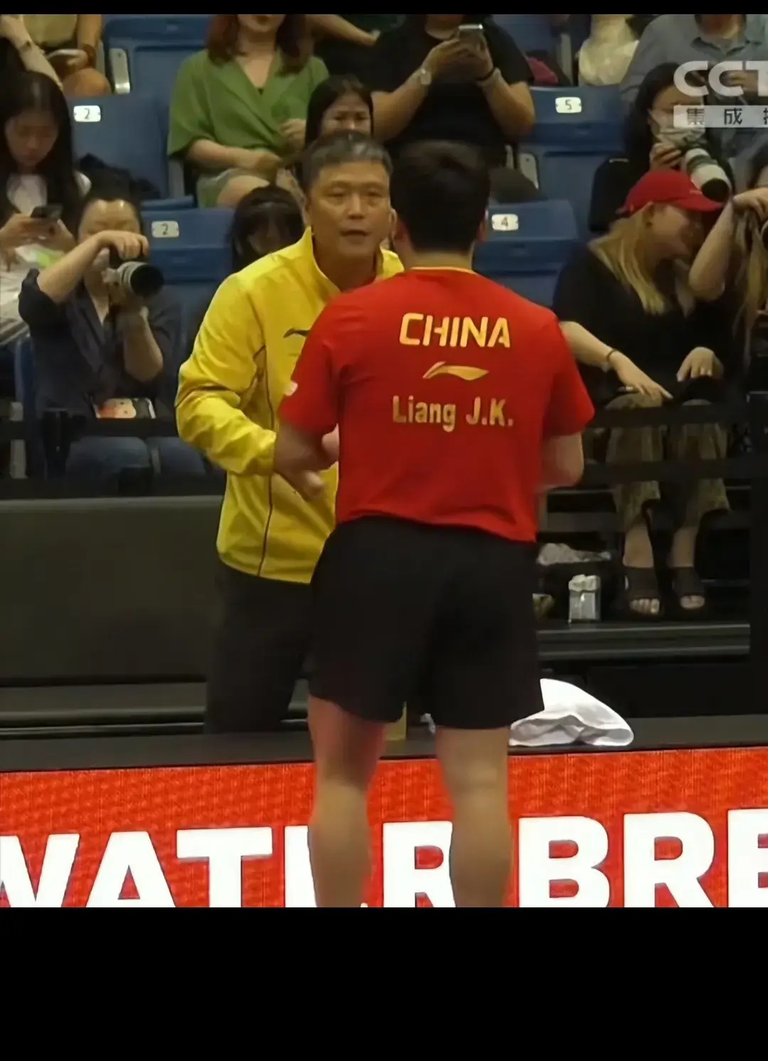 教练组合声援球员，提振士气备战