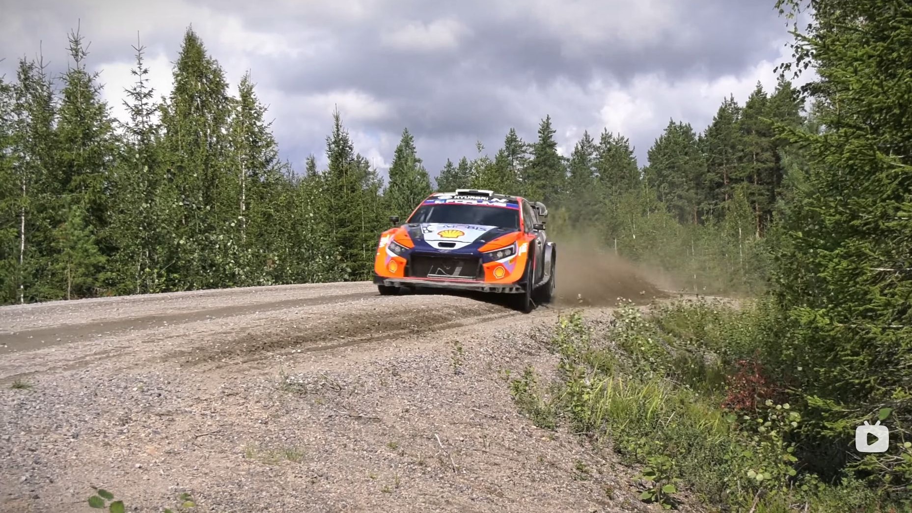 芬兰选手拼尽全力,奋勇向前的简单介绍 芬兰选手拼尽全力,奋勇向前的简单介绍