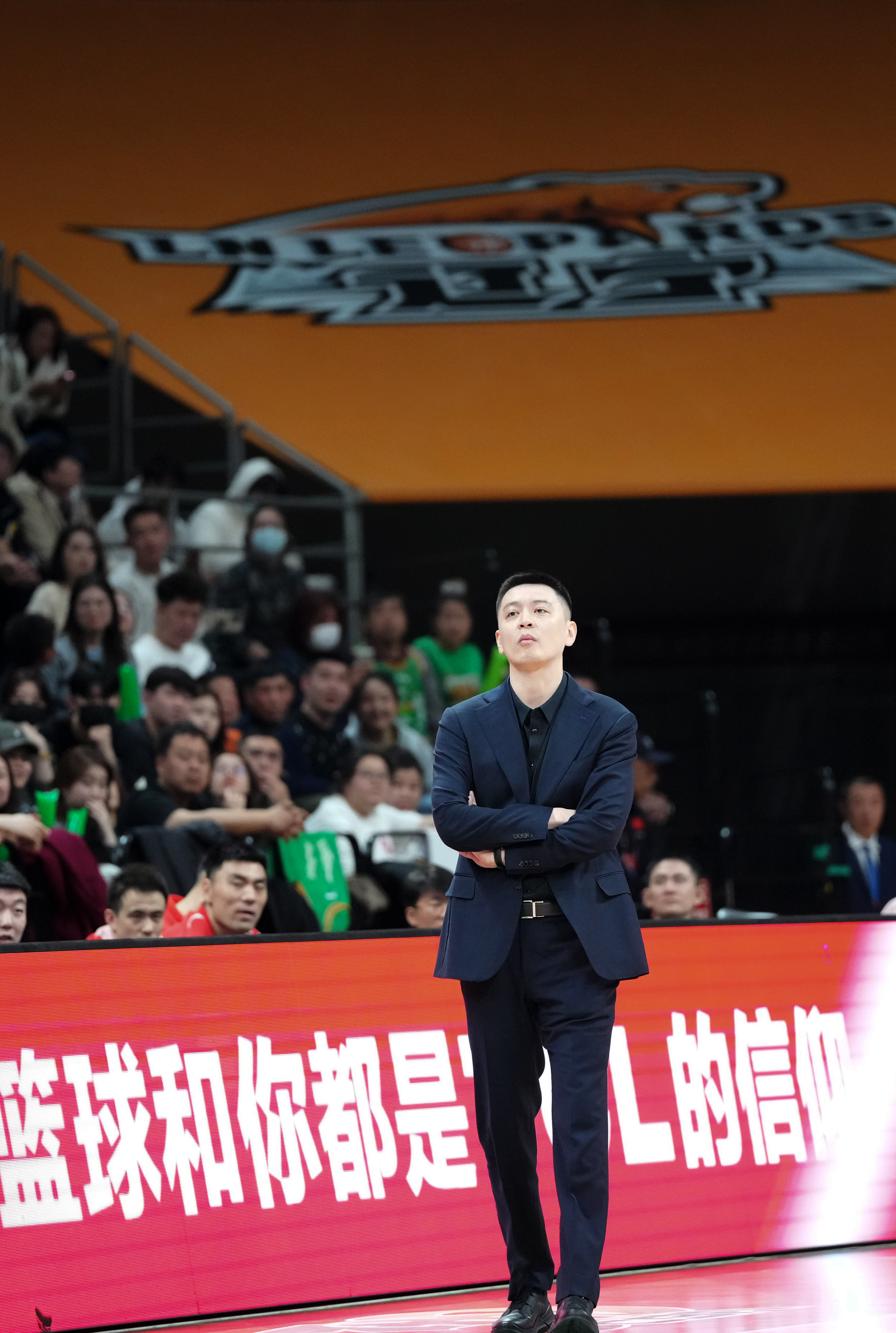 球员出色发挥，帮助球队逆转对手赢得胜利