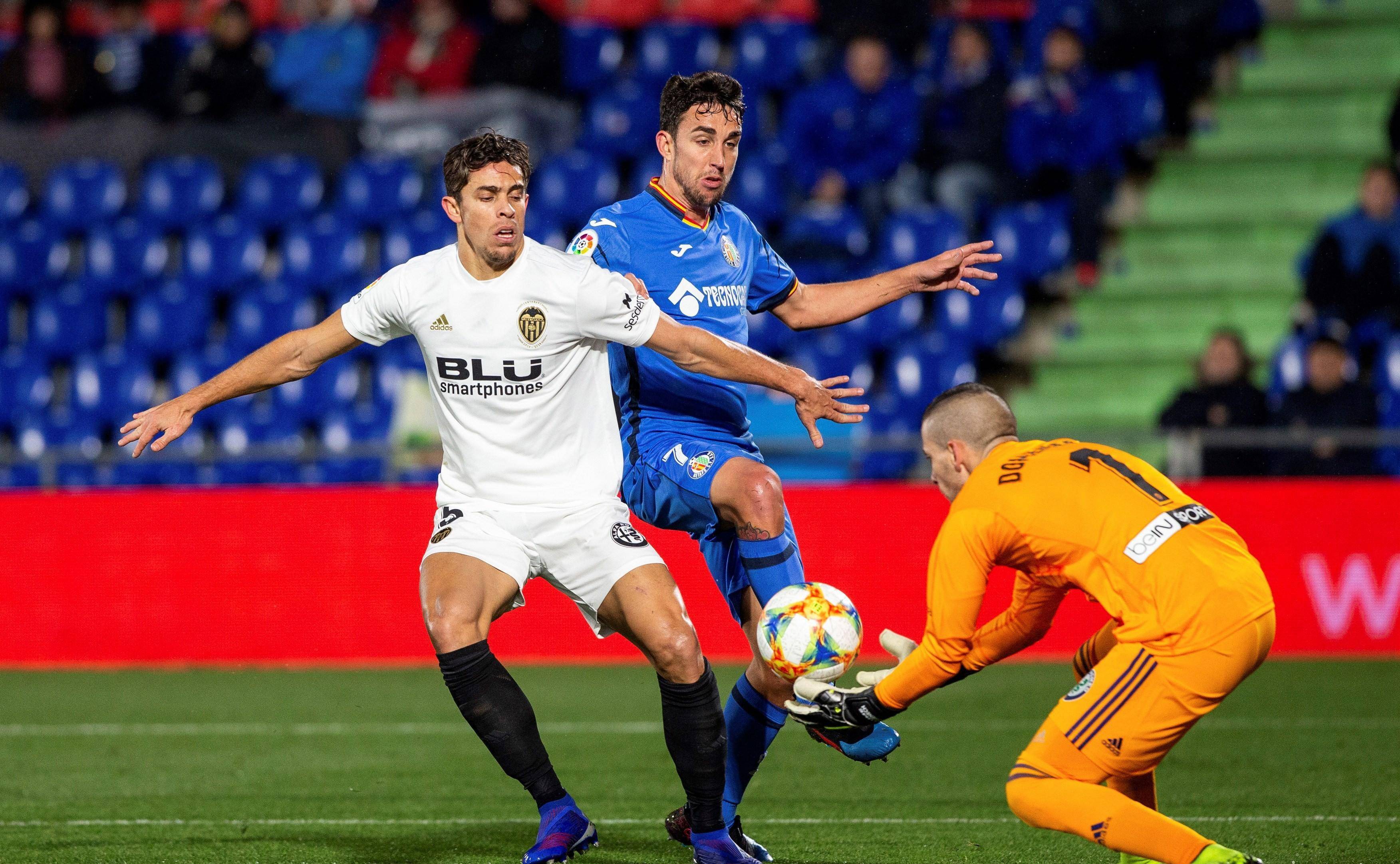 西甲联赛中球星表现抢眼,实力碾压对手 西甲联赛中球星表现抢眼,实力碾压对手